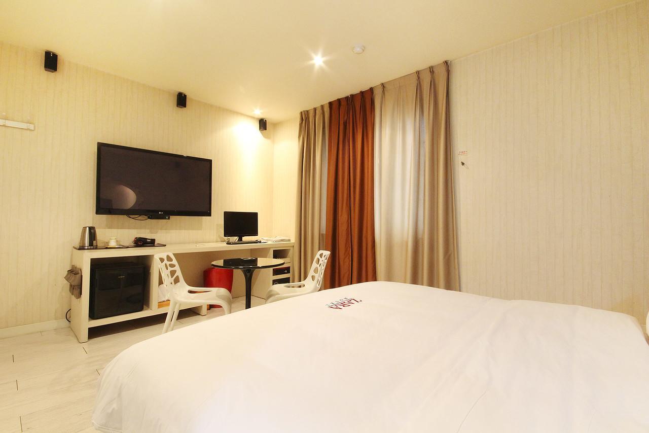 Hotel Zara Changwon Exteriör bild