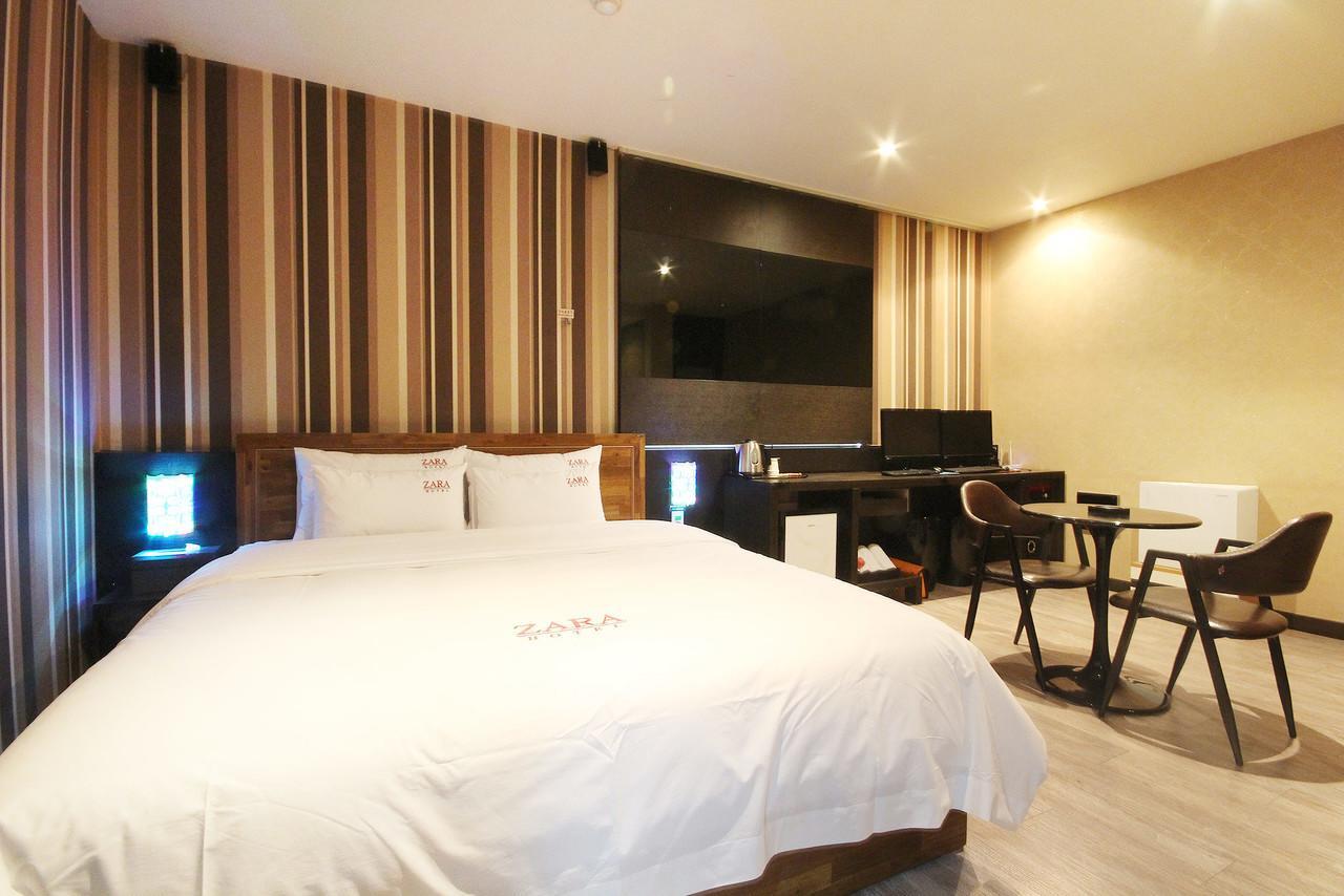 Hotel Zara Changwon Exteriör bild