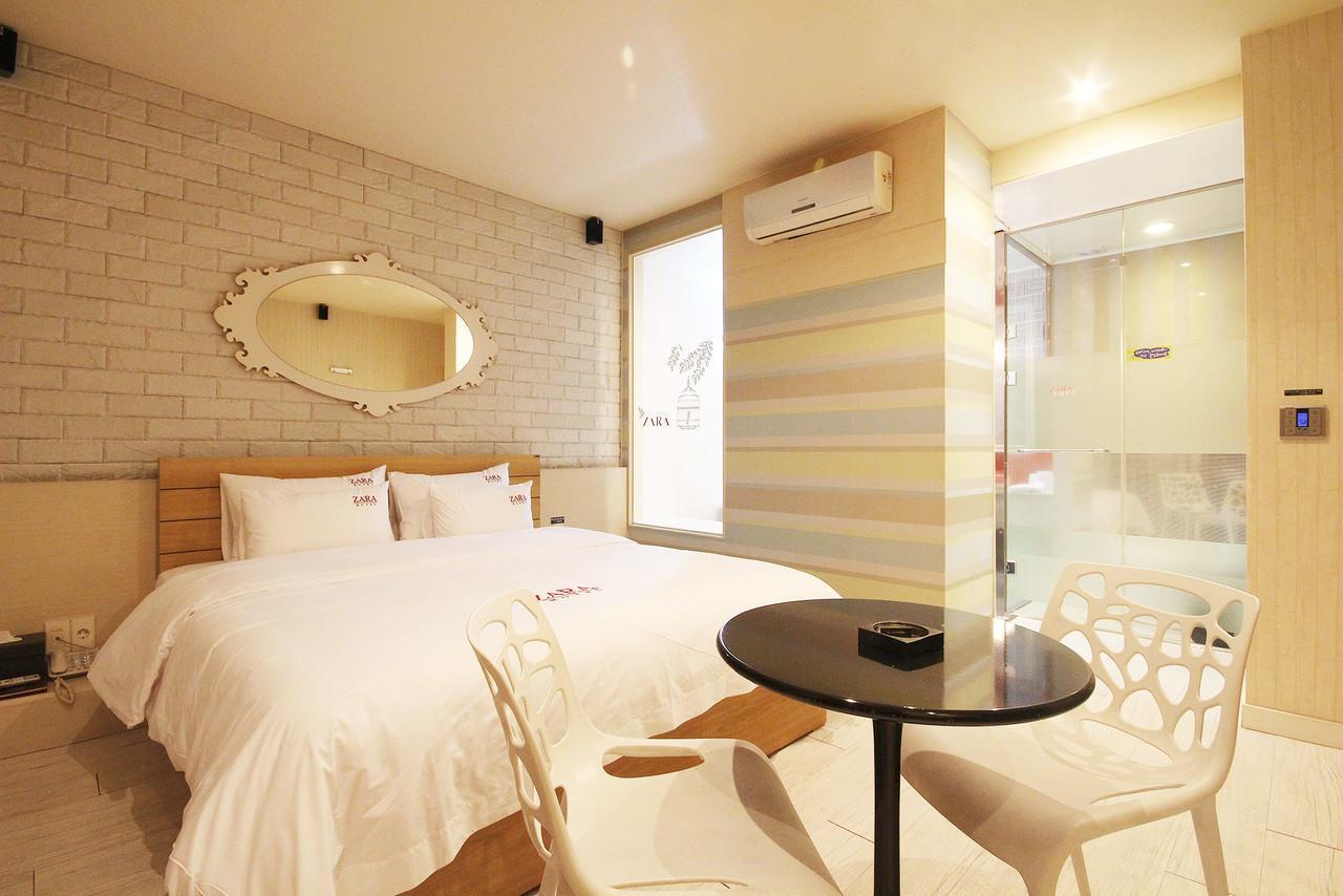 Hotel Zara Changwon Exteriör bild