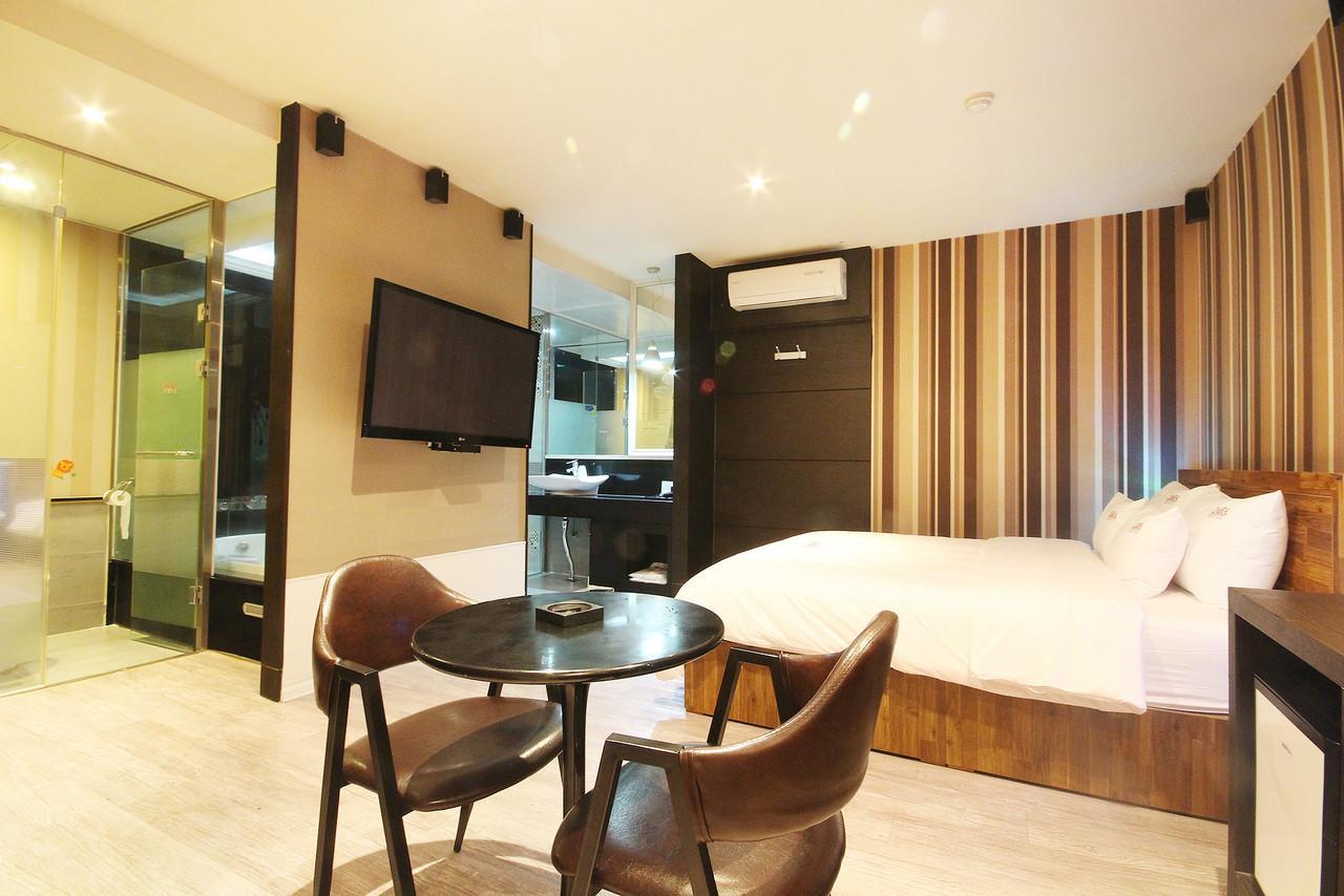 Hotel Zara Changwon Exteriör bild