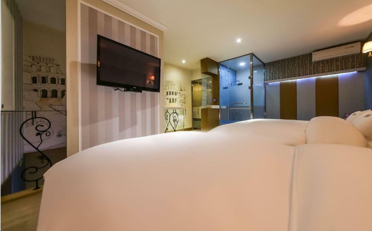 Hotel Zara Changwon Exteriör bild