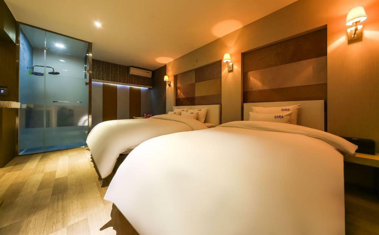 Hotel Zara Changwon Exteriör bild