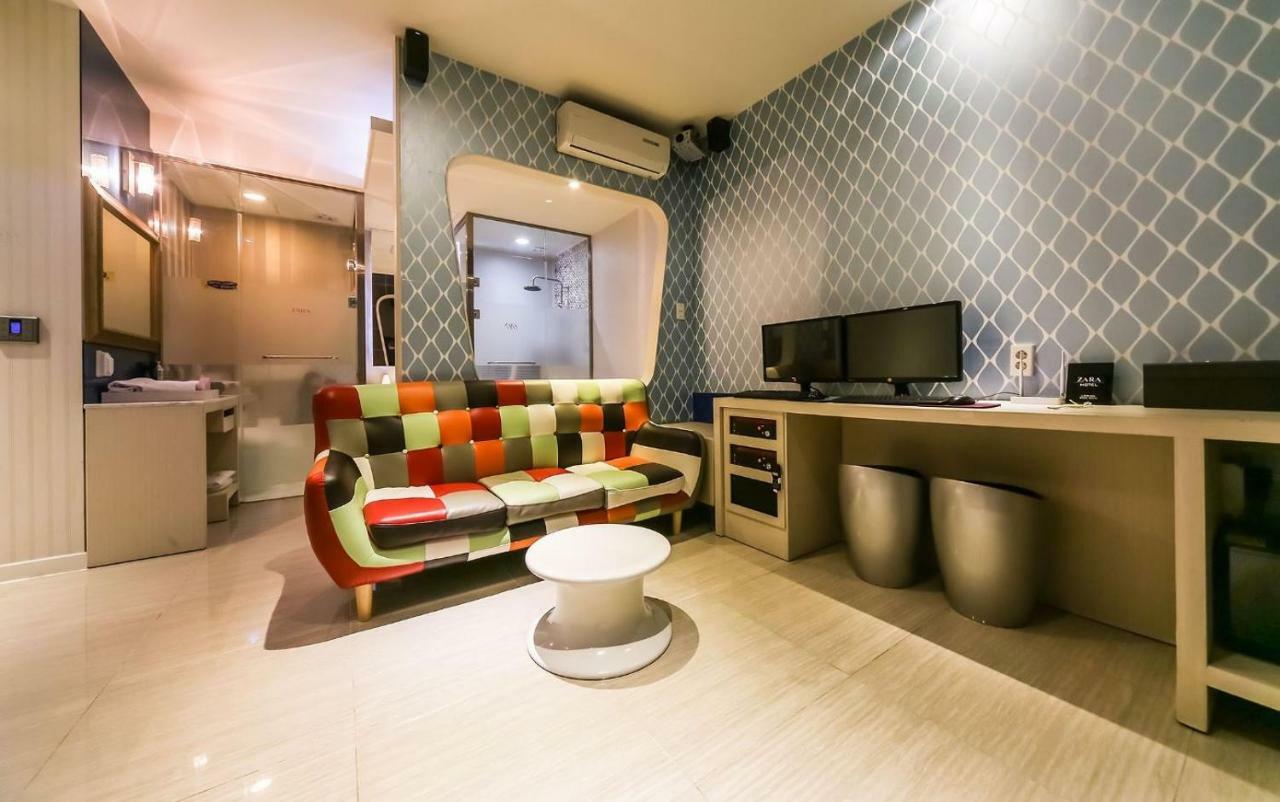 Hotel Zara Changwon Exteriör bild